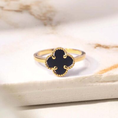 Clover Ring